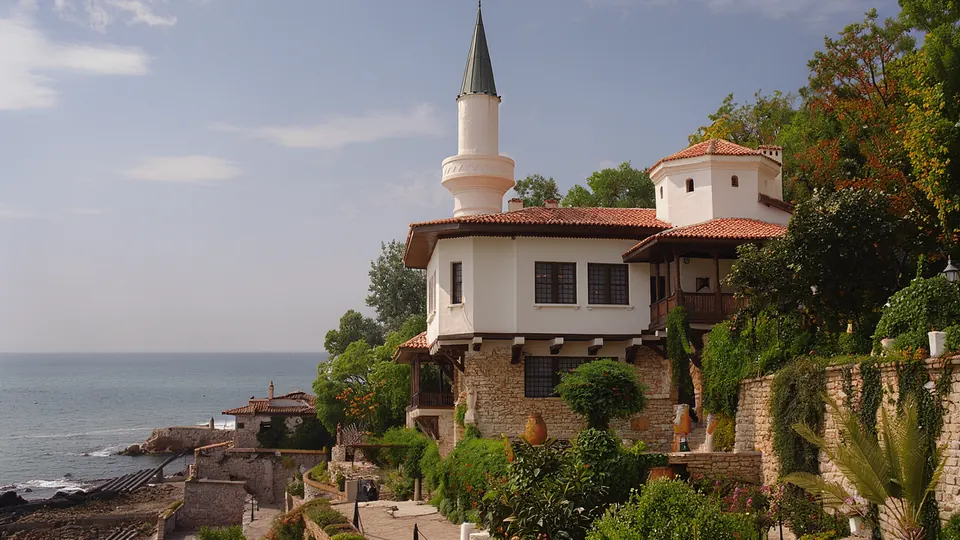 Nesebar vs Balchik: UNESCO Old Town or Queen Marie's Palace? — illustration