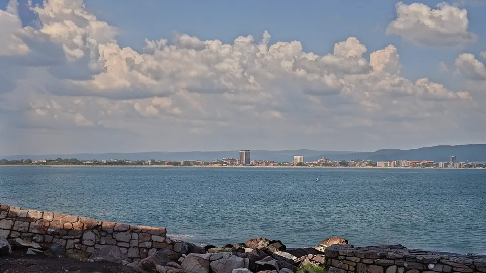 Nessebar and Sunny Beach: Old Meets New — illustration